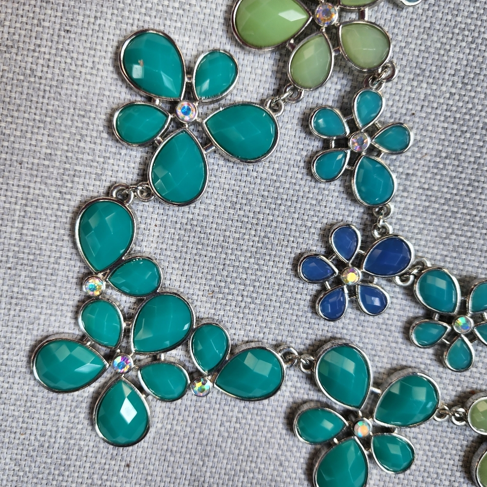 Necklace - Picture 2 of 3